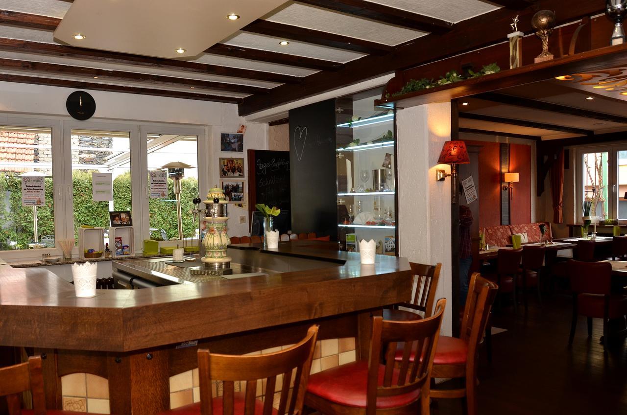 Gasthaus Zur Rebe Mehring  Bagian luar foto
