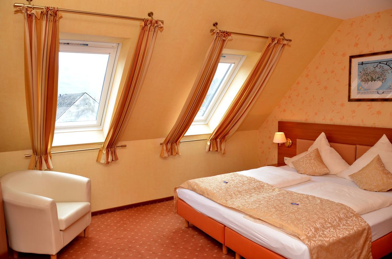 Gasthaus Zur Rebe Mehring  Bagian luar foto